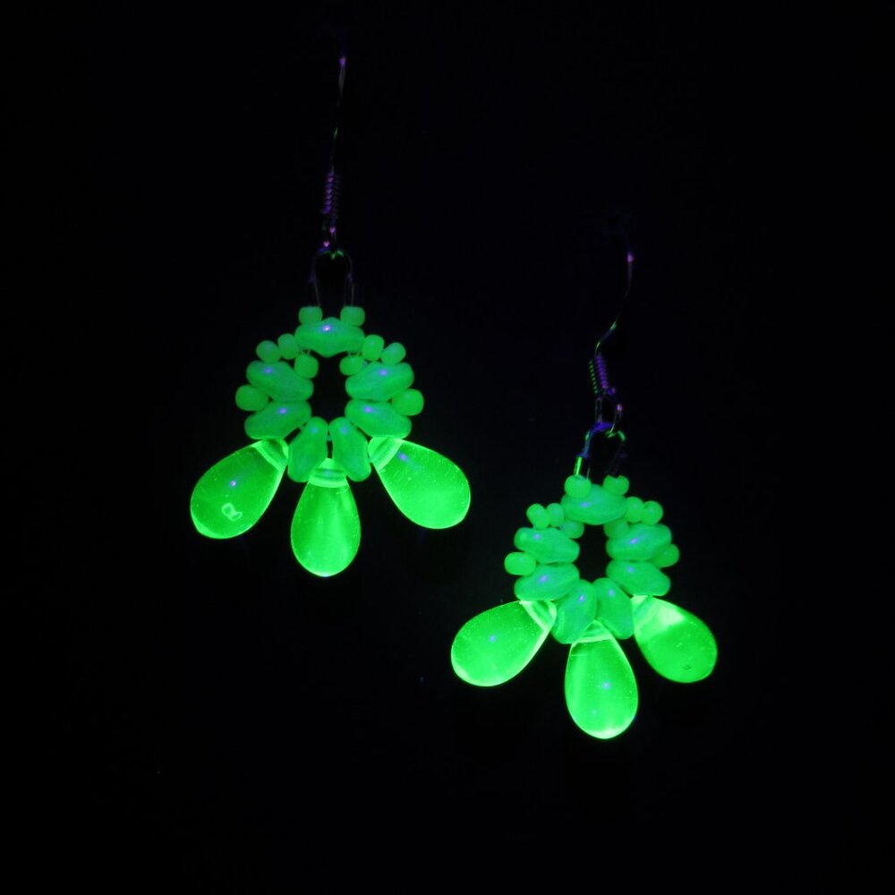 Handmade Uranium glass drop bead earrings - Picture 10 of 10